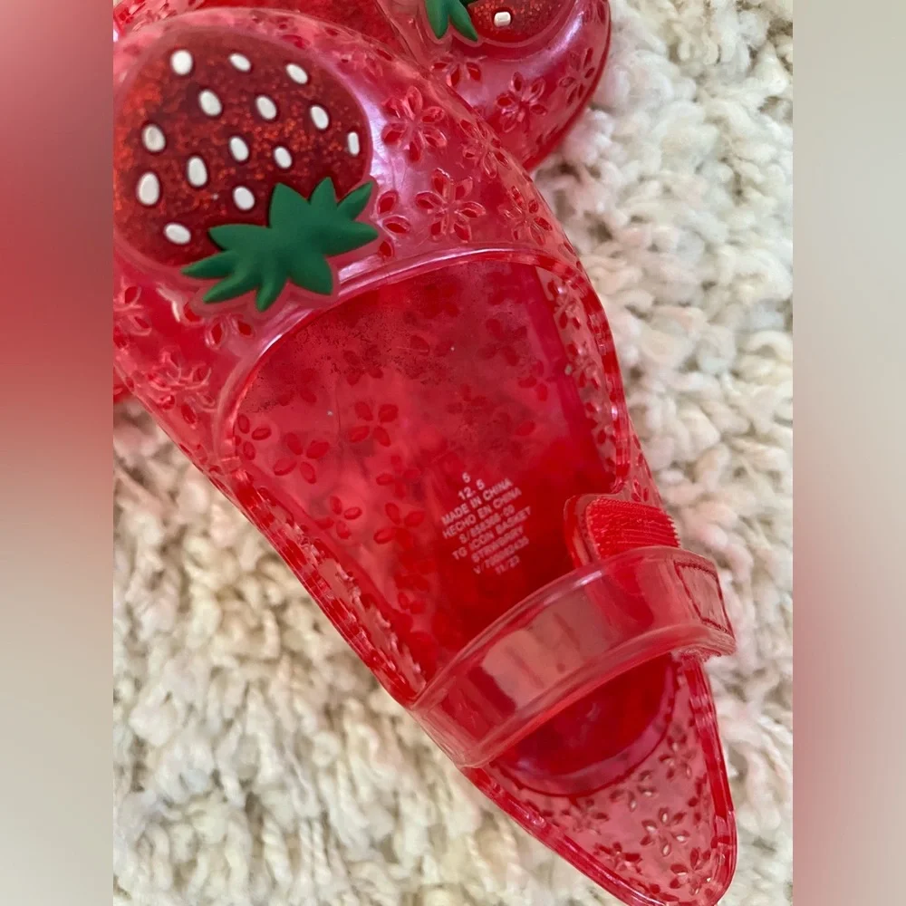 Kids pink Strawberry Jelly Shoes - Picture 3 of 4